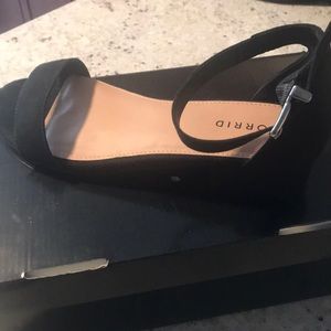 Torrid sandals 1nch, Black new in a box